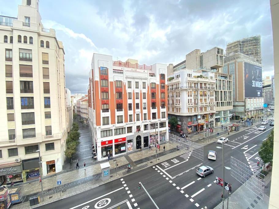 Apartamento en la Gran Vía de Madrid Exterior foto