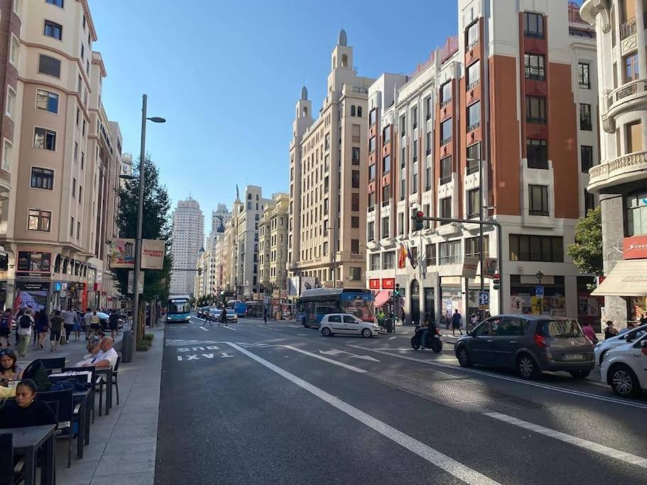 Apartamento en la Gran Vía de Madrid Exterior foto